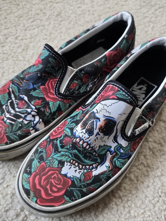 Shoes - 19. Vans 💀 Slip Ons Size 7